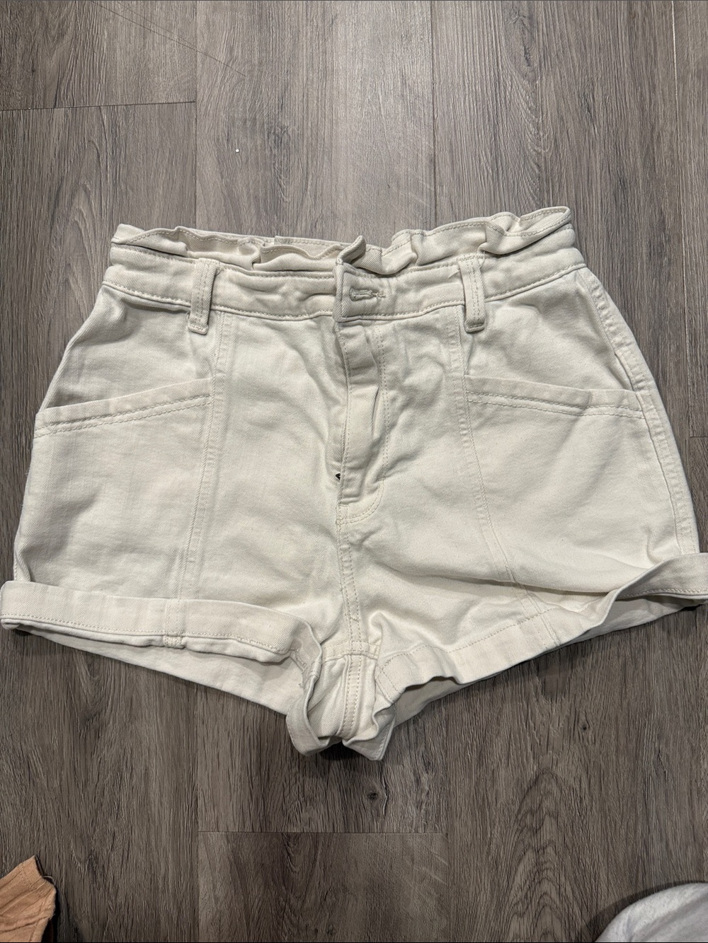 Universal Thread Cream High-Waist Utility Shorts